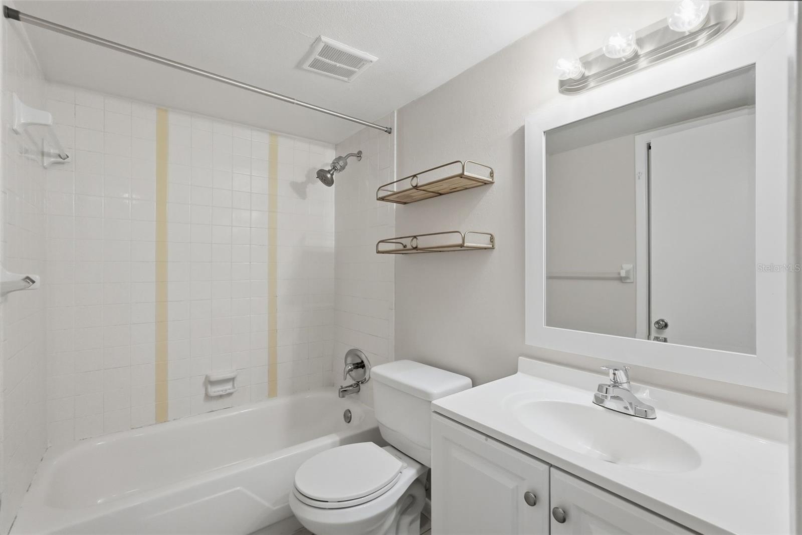 Image 13 of 21 For 4435 1st Street Ne 205