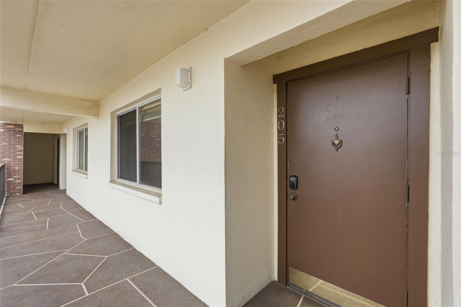 Image 2 of 21 For 4435 1st Street Ne 205