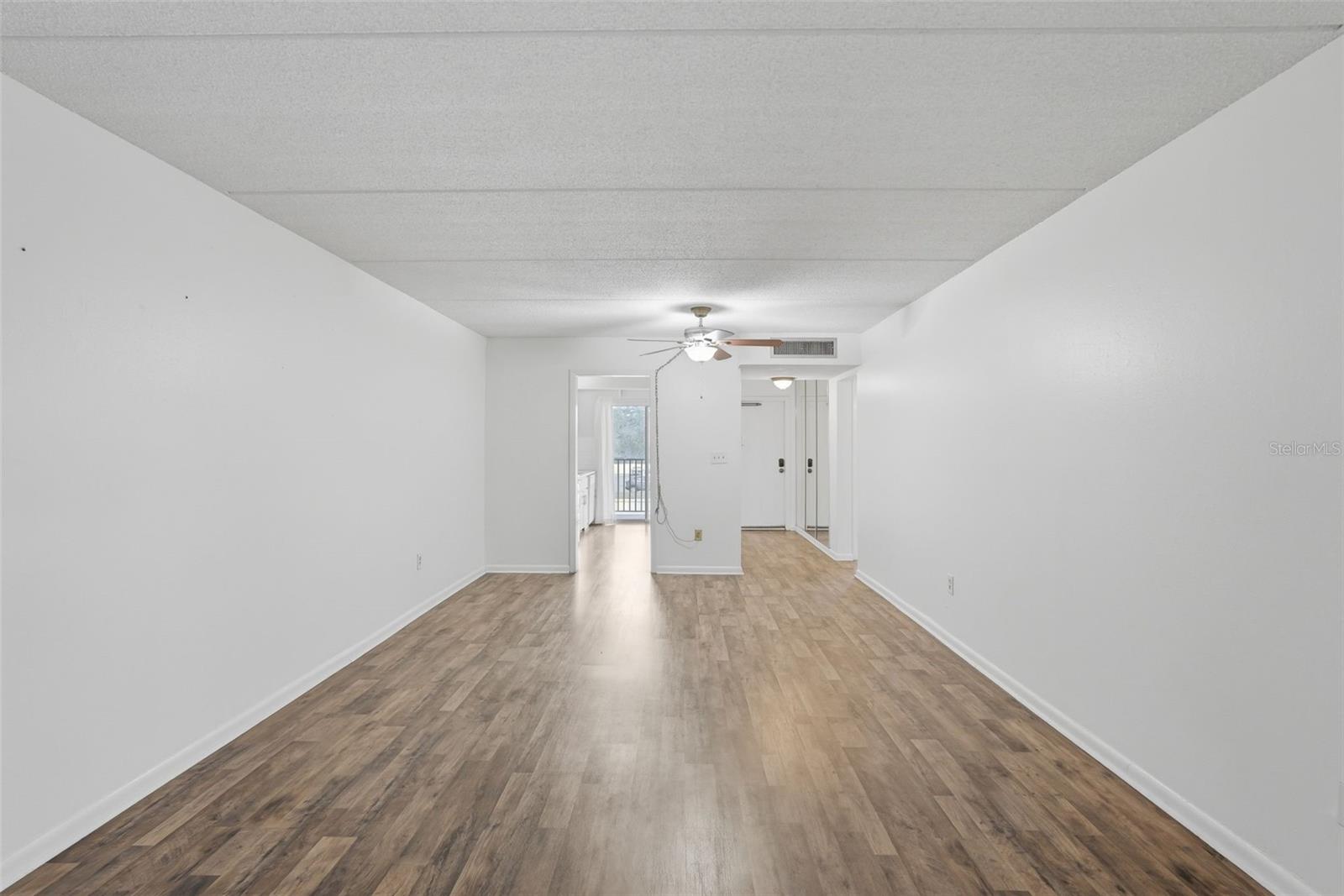 Image 7 of 21 For 4435 1st Street Ne 205