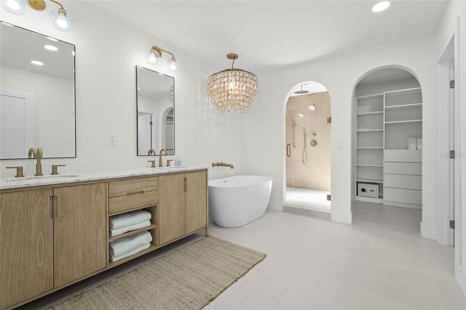 Image 13 of 84 For 519 Loquat Drive