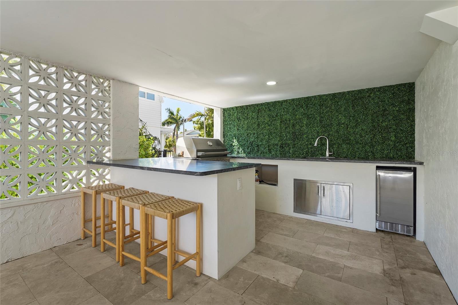 Image 17 of 84 For 519 Loquat Drive