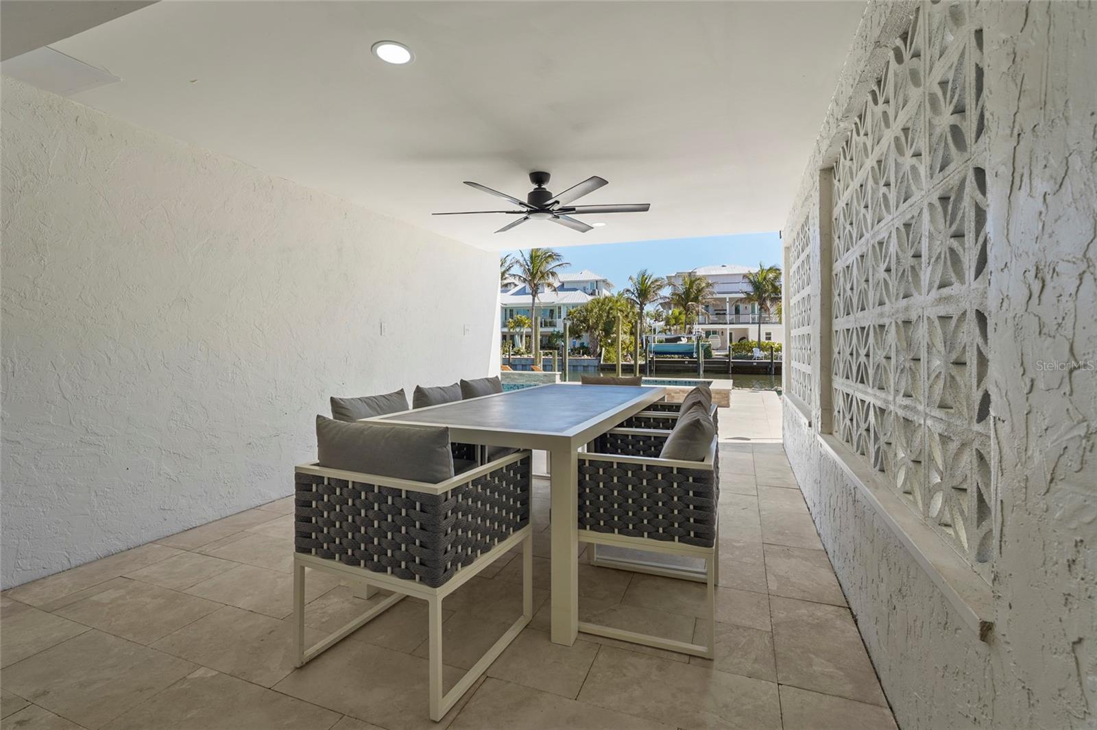 Image 18 of 84 For 519 Loquat Drive