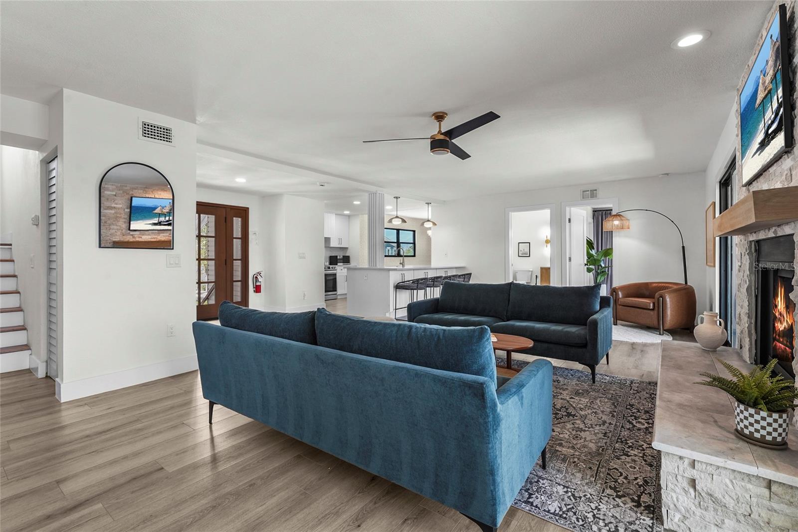 Image 26 of 84 For 519 Loquat Drive