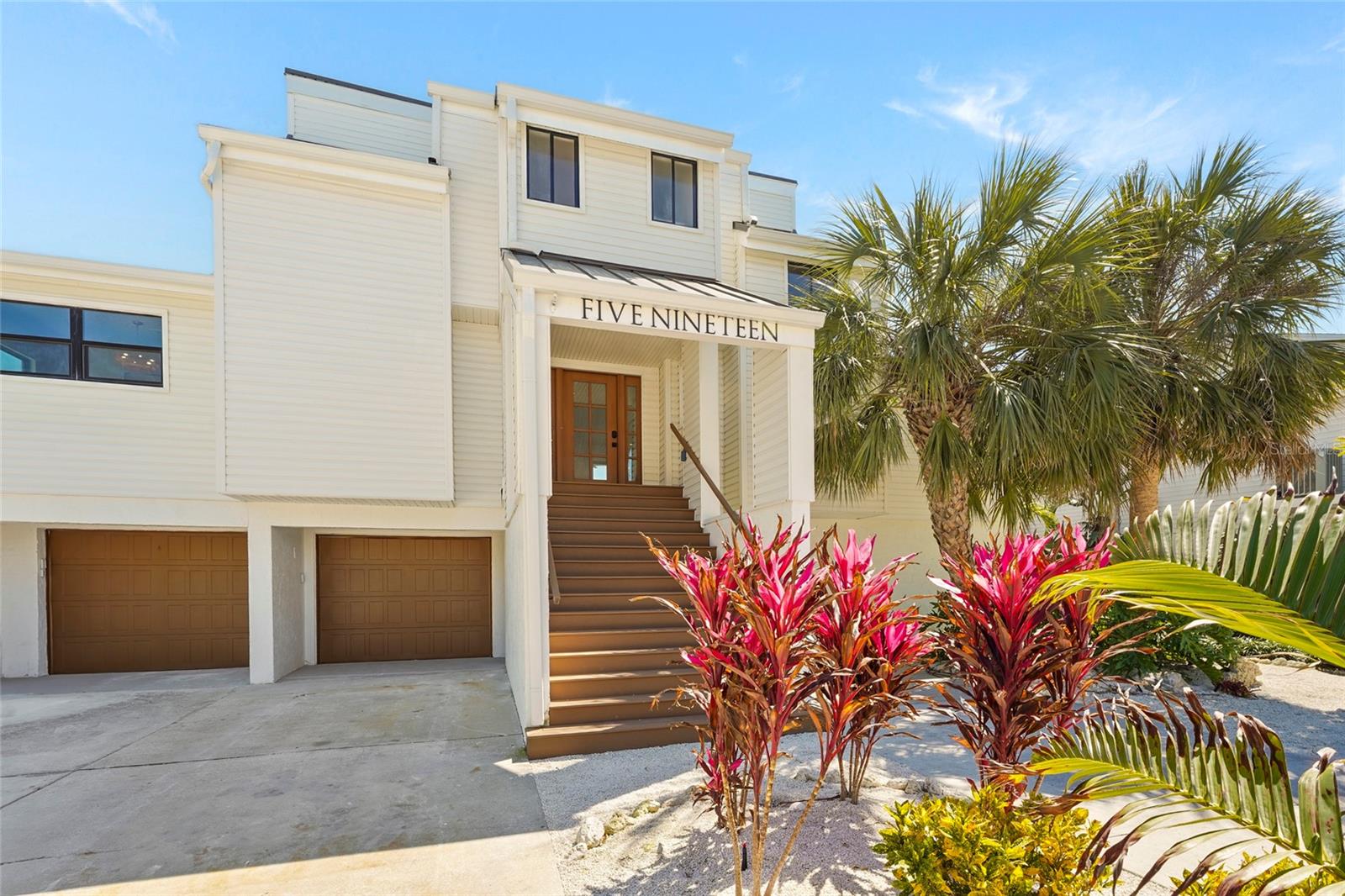 Image 3 of 84 For 519 Loquat Drive