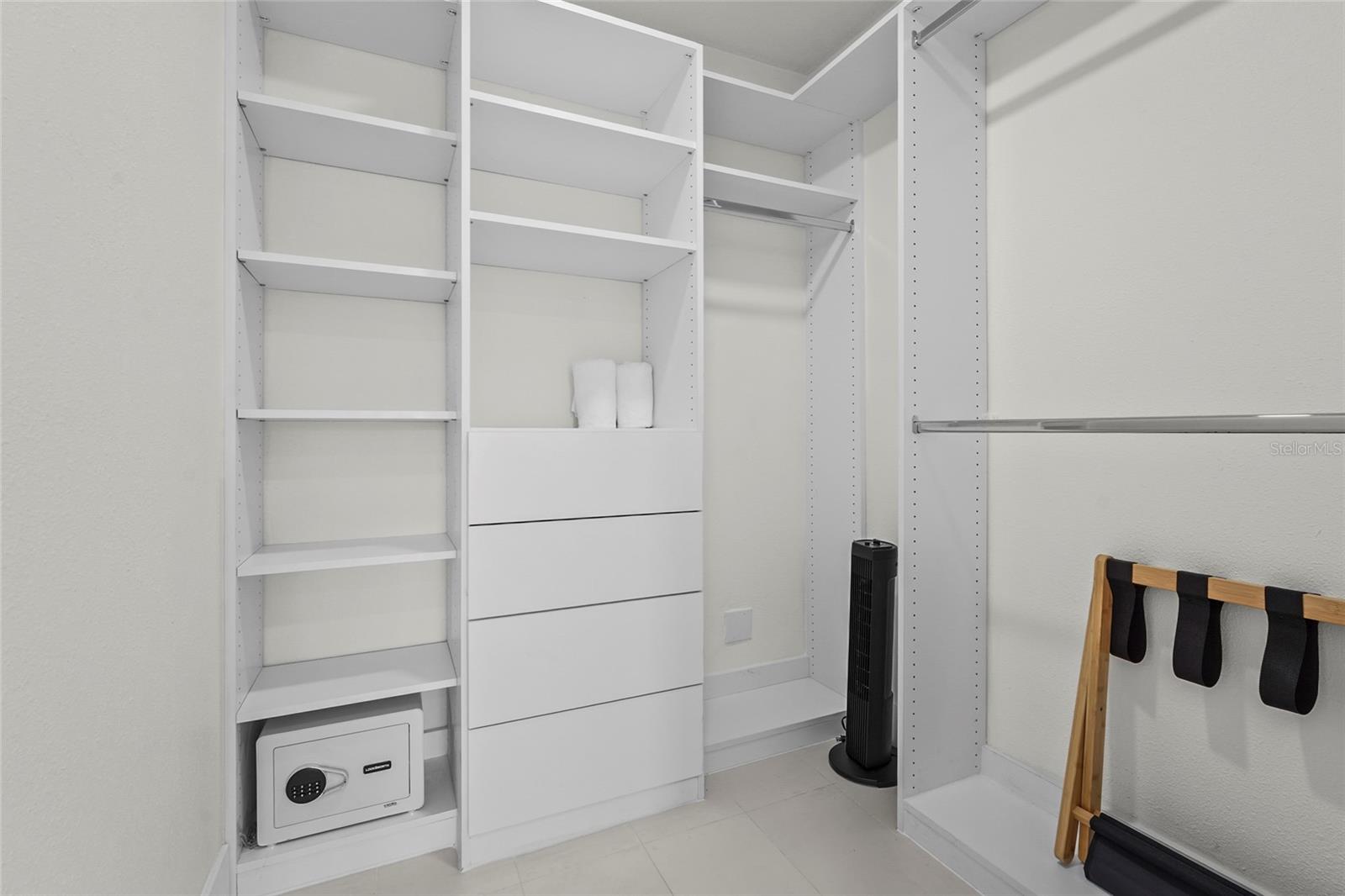 Image 35 of 84 For 519 Loquat Drive