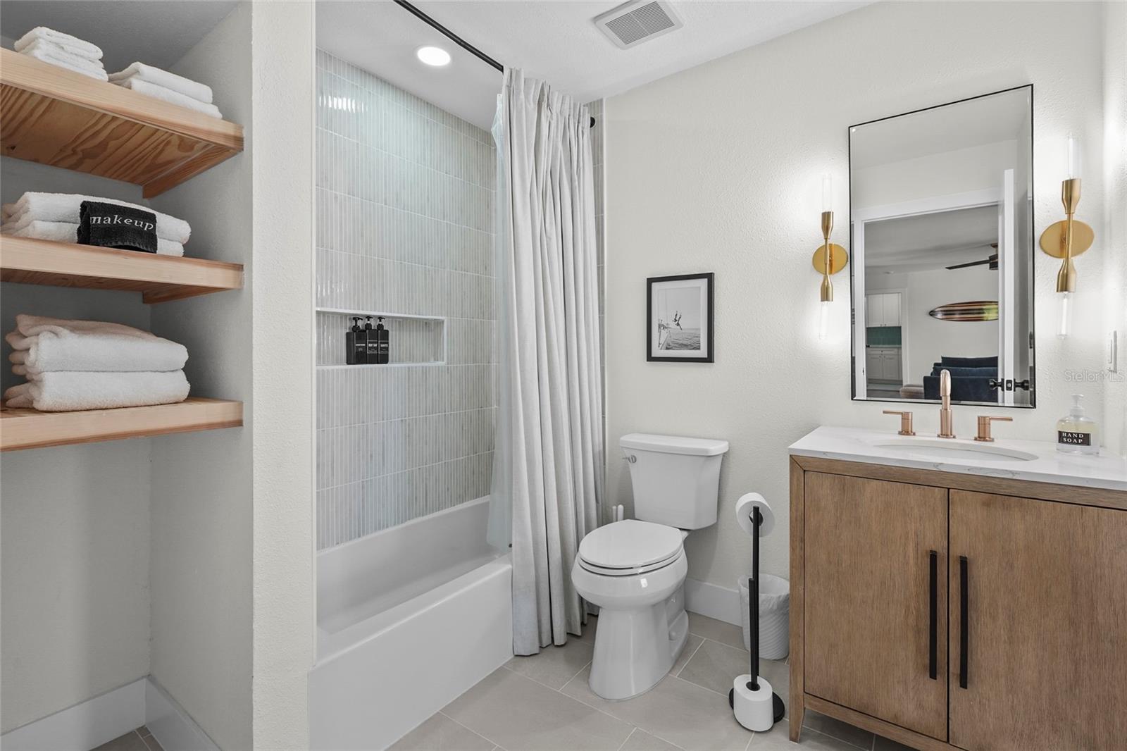 Image 38 of 84 For 519 Loquat Drive