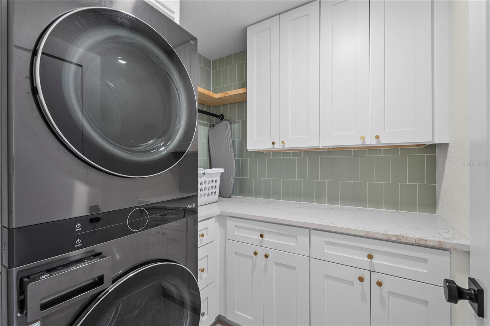 Image 39 of 84 For 519 Loquat Drive