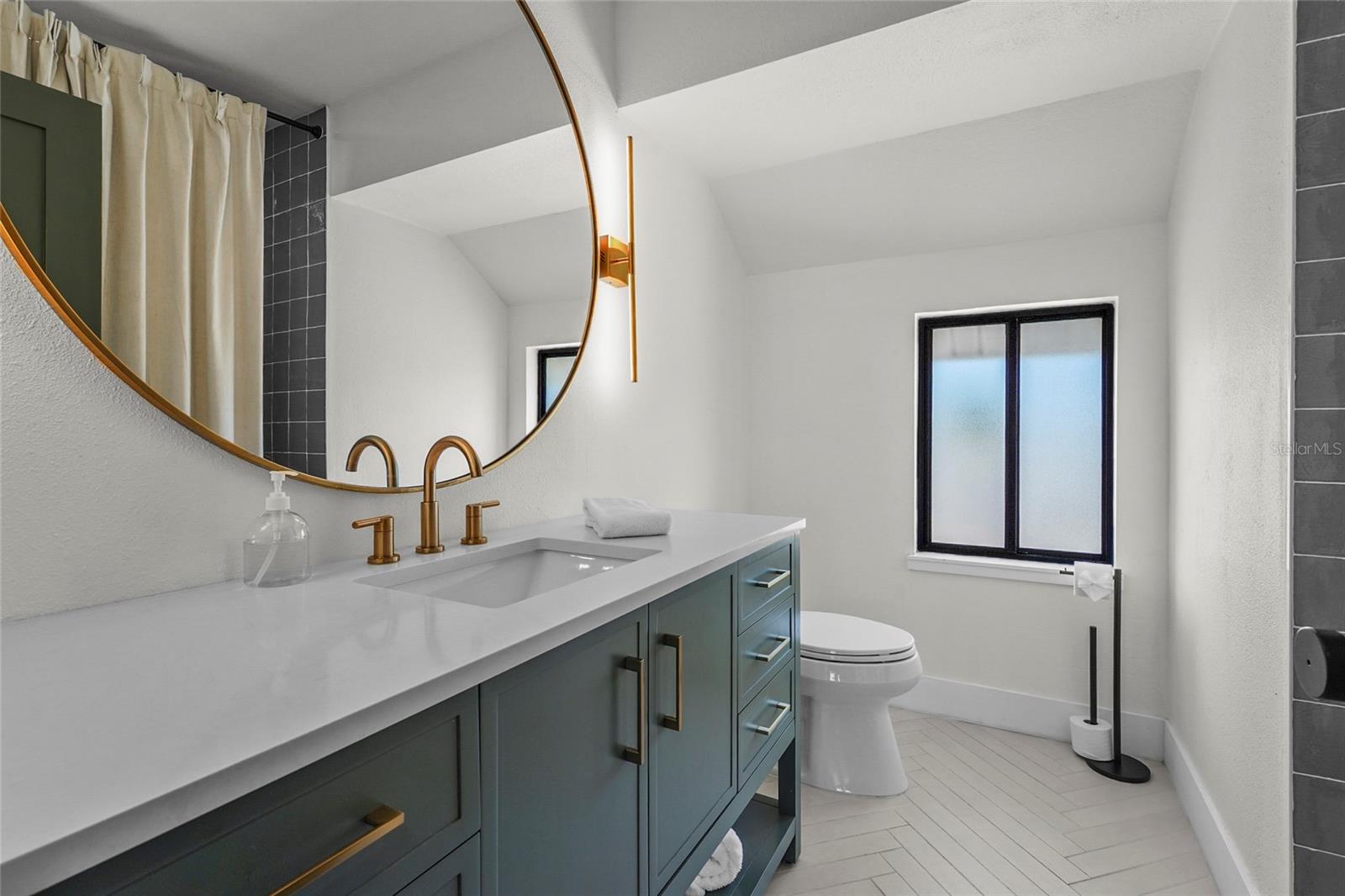 Image 47 of 84 For 519 Loquat Drive