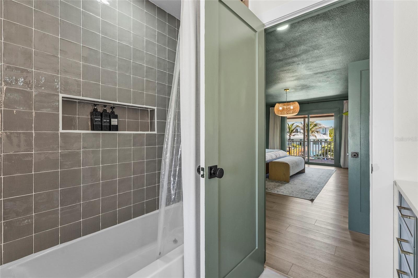 Image 48 of 84 For 519 Loquat Drive