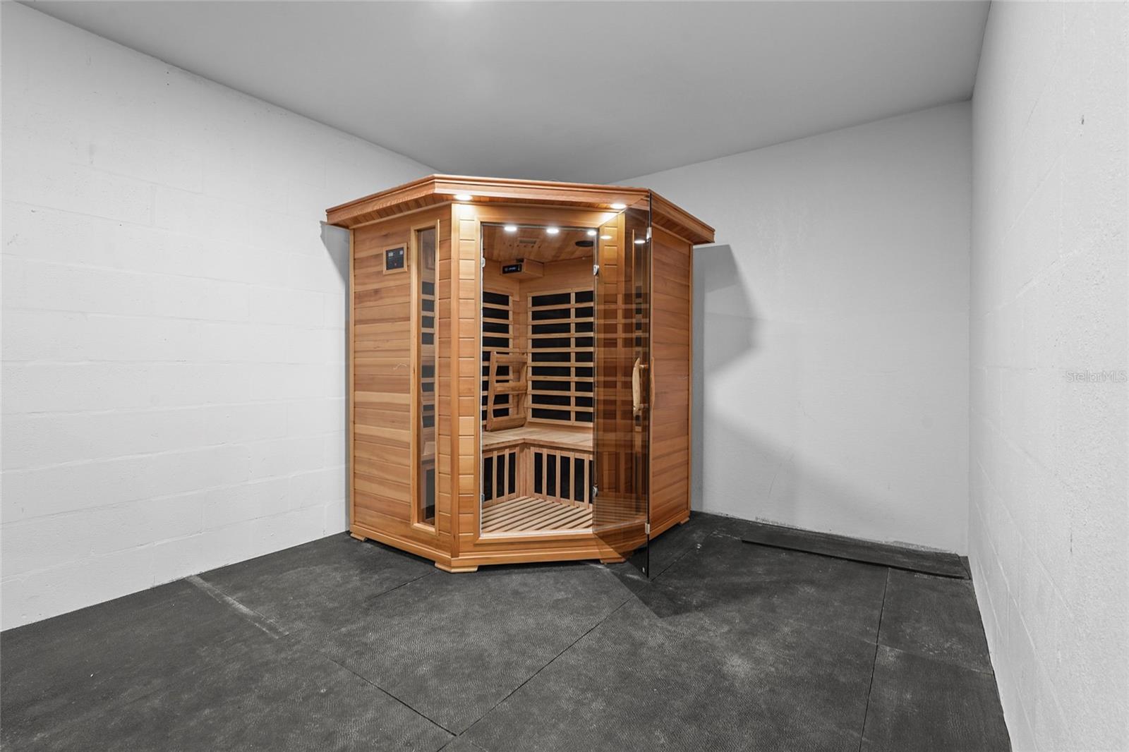 Image 62 of 84 For 519 Loquat Drive