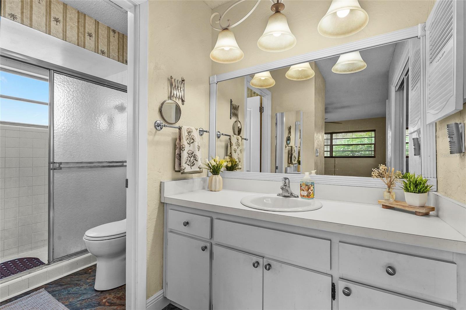 Image 11 of 49 For 5003 20th Avenue W