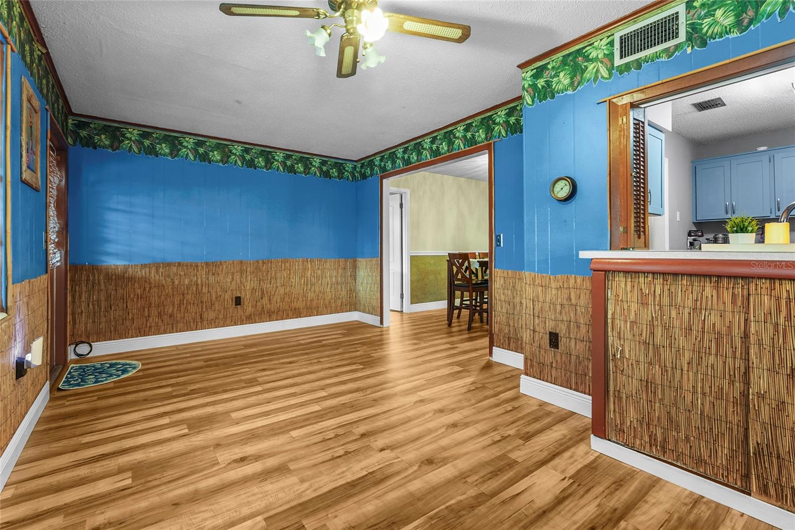 Image 25 of 49 For 5003 20th Avenue W