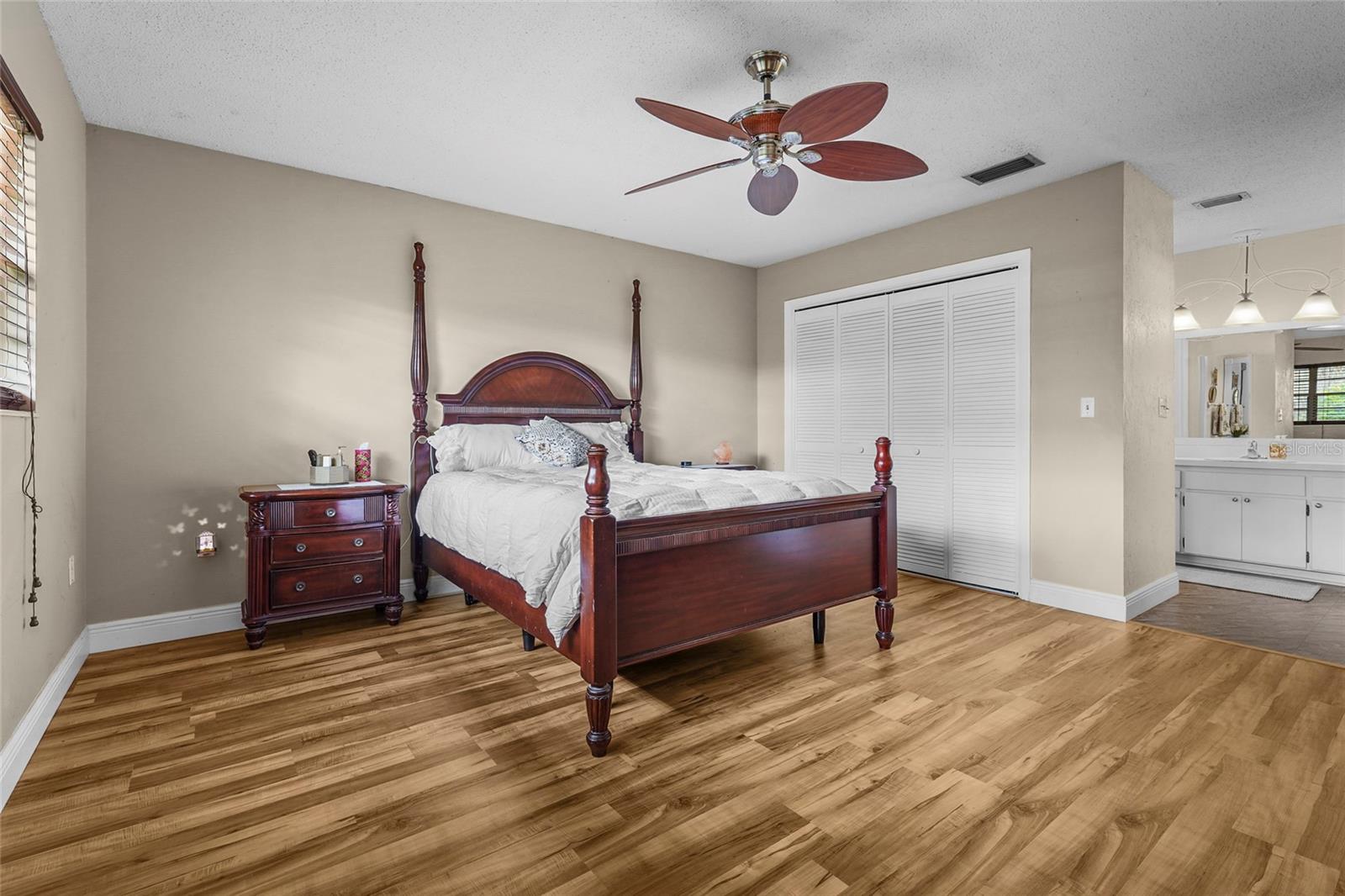 Image 26 of 49 For 5003 20th Avenue W