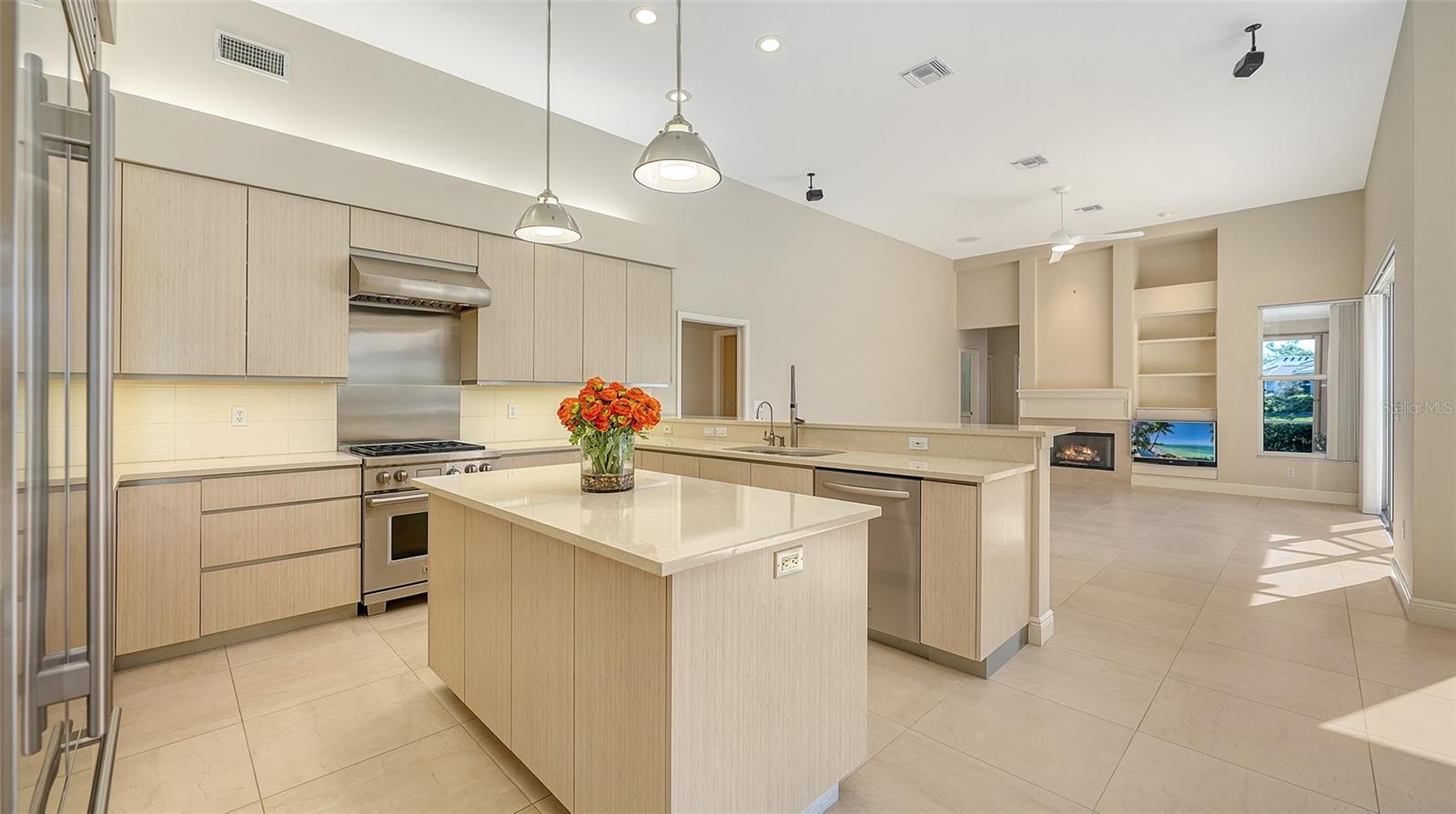 Image 16 of 88 For 6309 Thorndon Circle