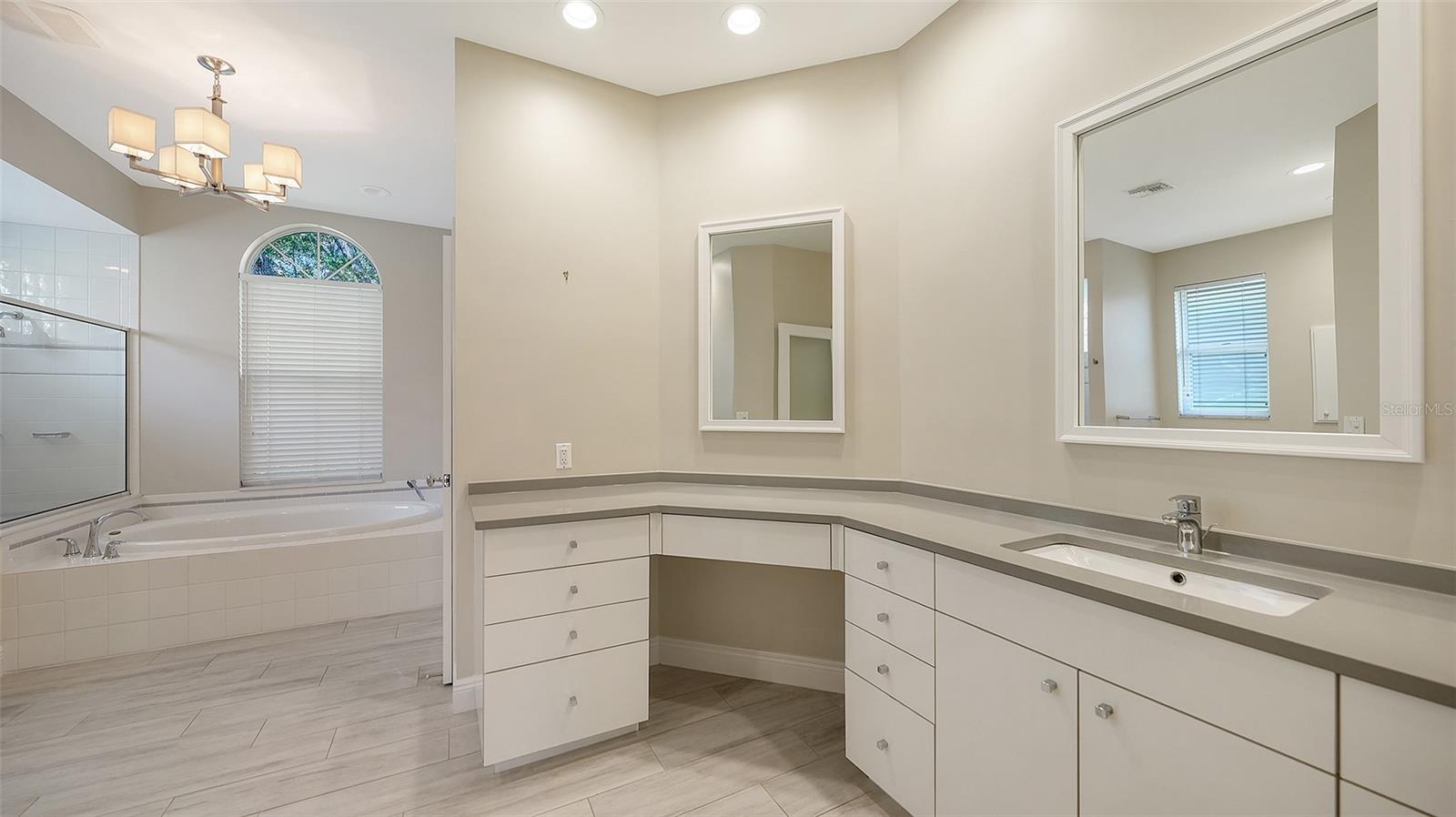 Image 32 of 88 For 6309 Thorndon Circle