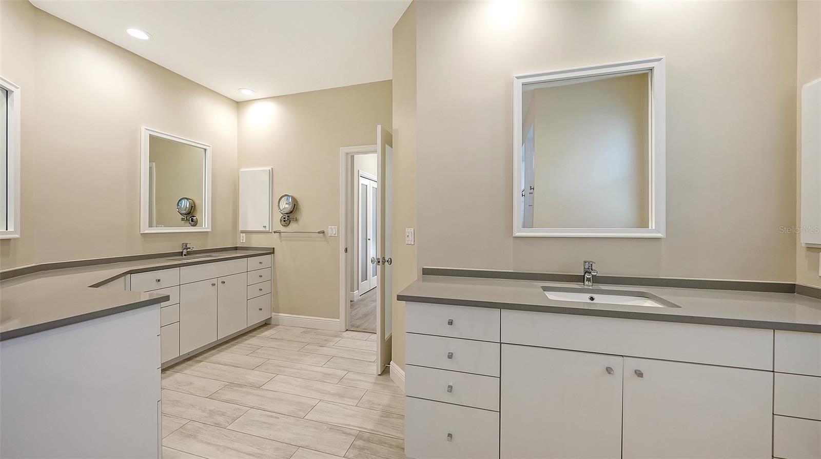 Image 33 of 88 For 6309 Thorndon Circle