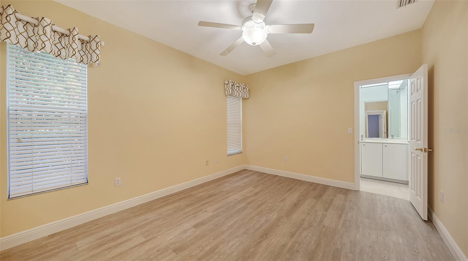 Image 42 of 88 For 6309 Thorndon Circle