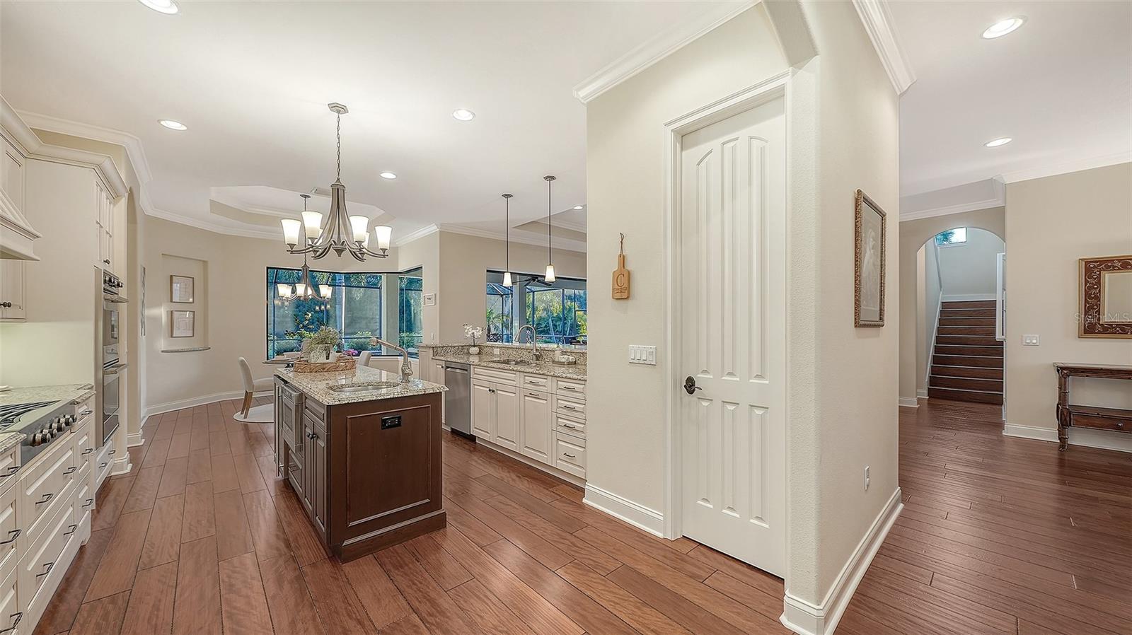 Image 30 of 93 For 15404 Linn Park Terrace