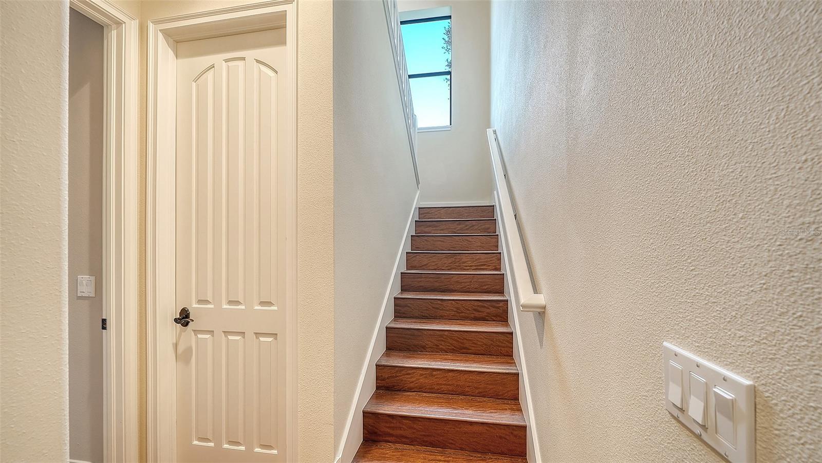 Image 31 of 93 For 15404 Linn Park Terrace