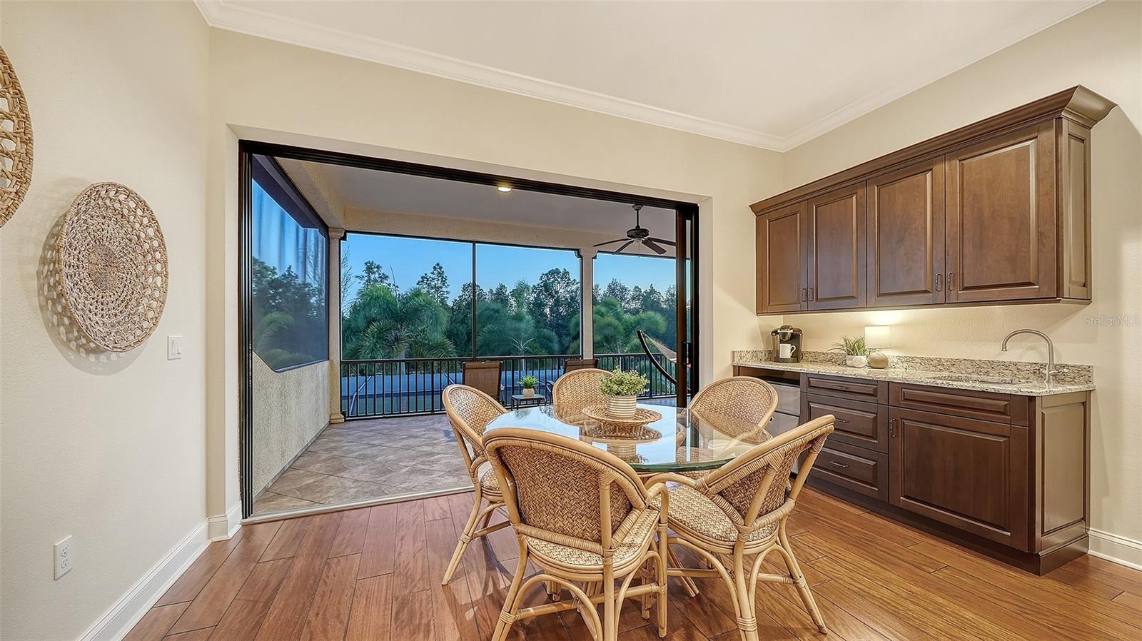 Image 44 of 93 For 15404 Linn Park Terrace