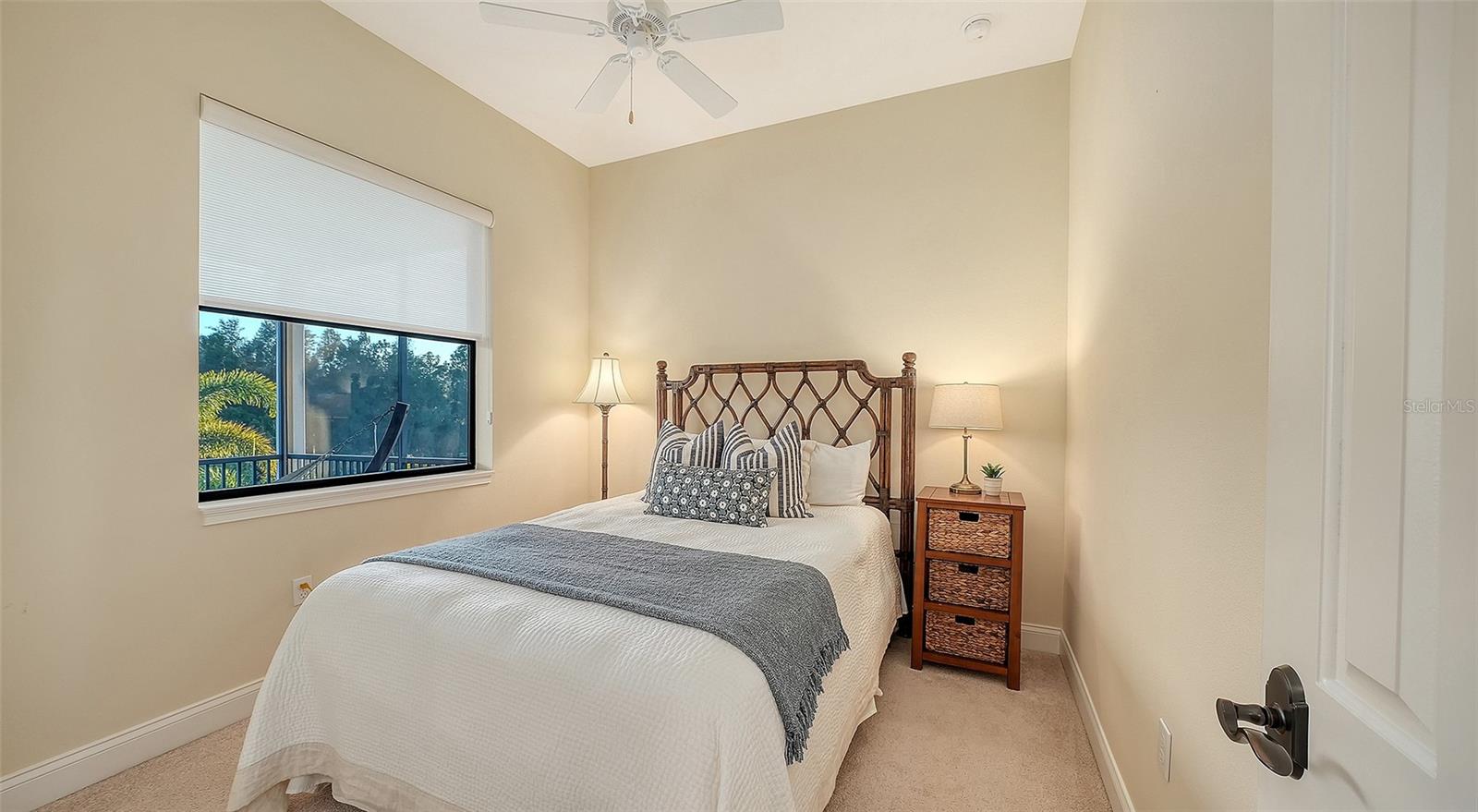 Image 46 of 93 For 15404 Linn Park Terrace