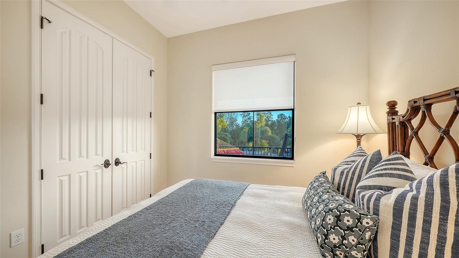 Image 47 of 93 For 15404 Linn Park Terrace