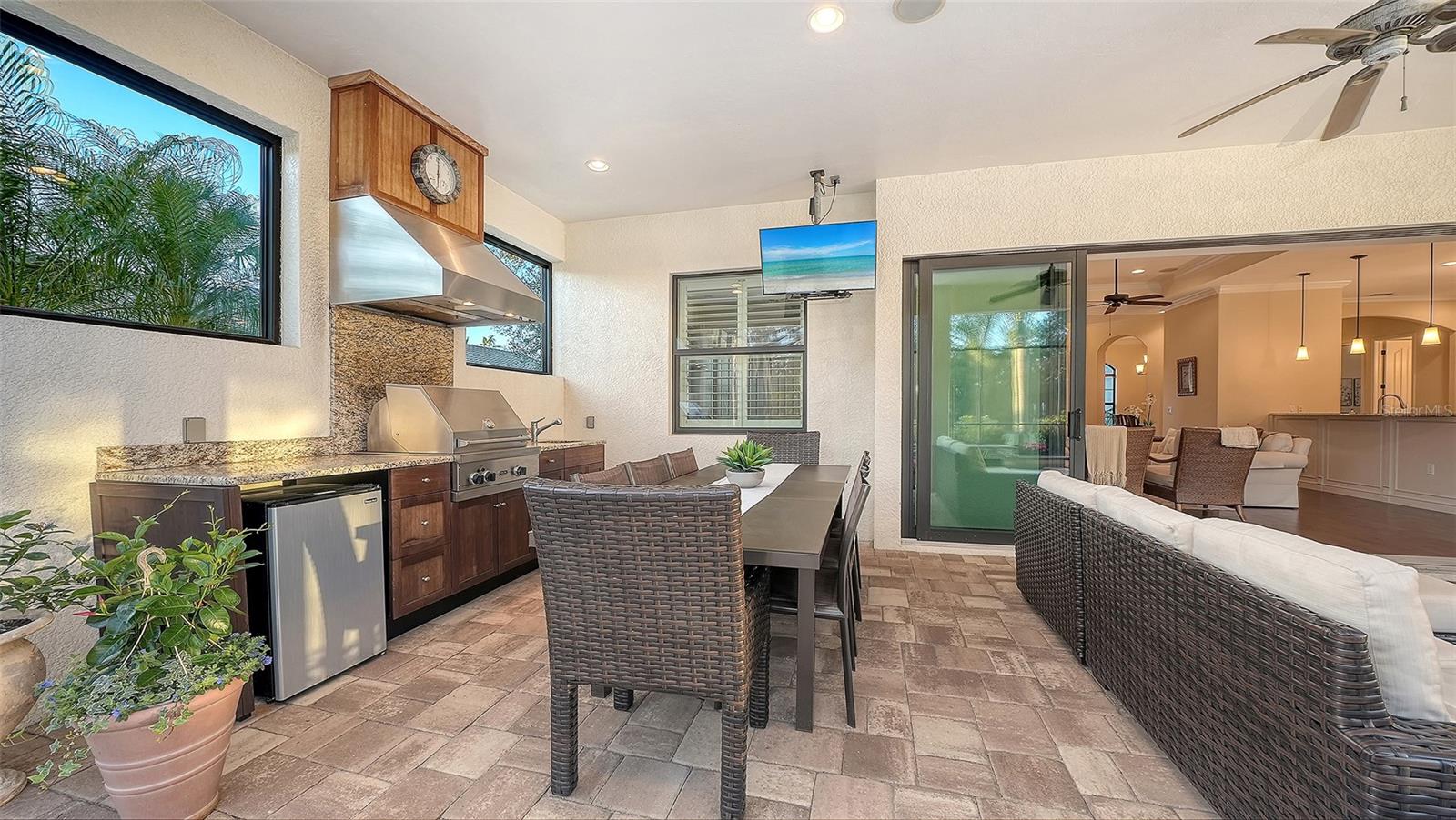 Image 74 of 93 For 15404 Linn Park Terrace