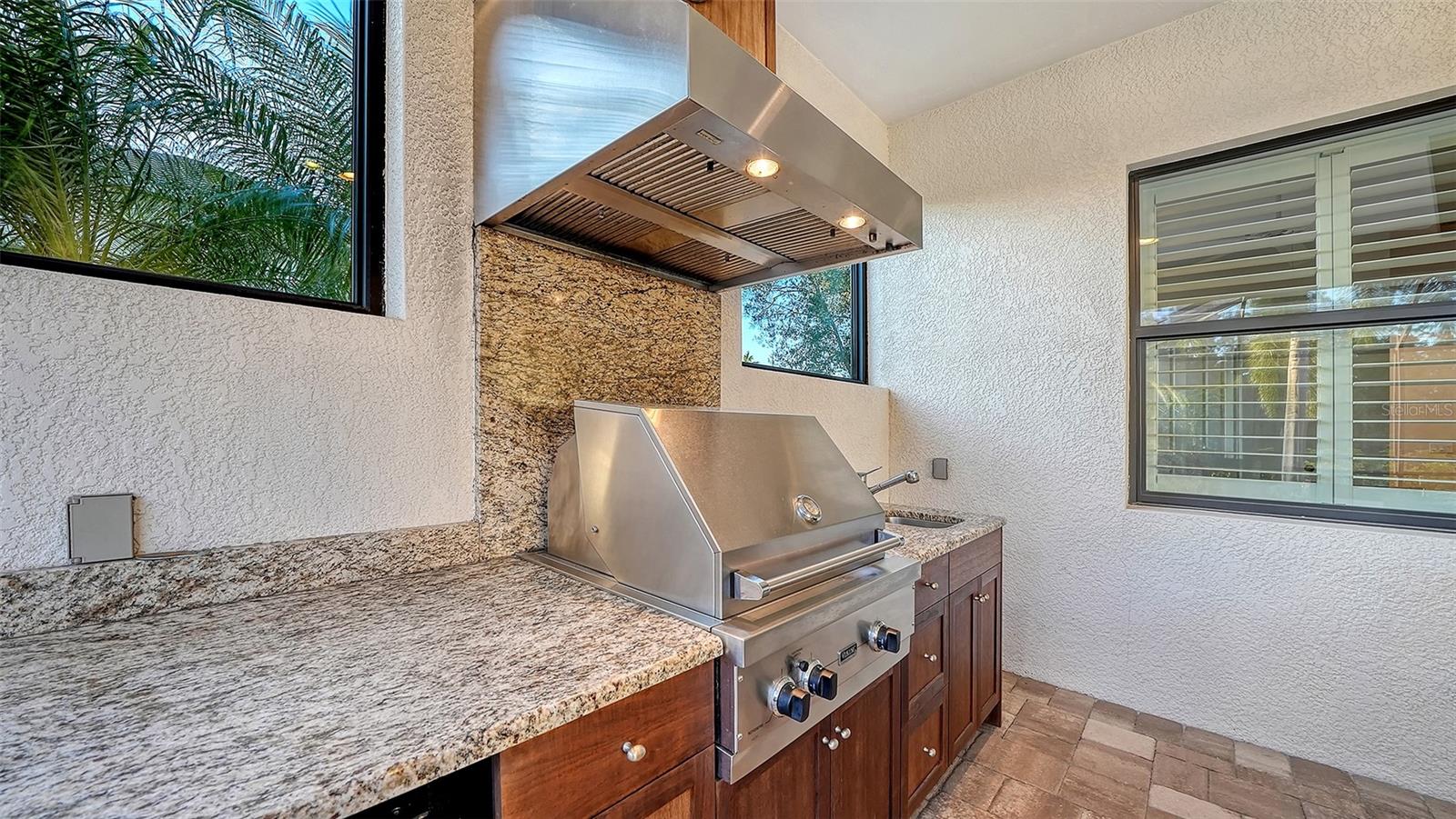 Image 75 of 93 For 15404 Linn Park Terrace