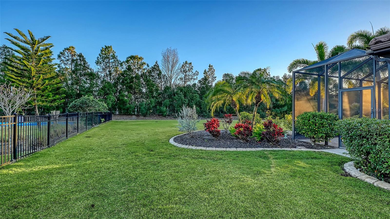 Image 82 of 93 For 15404 Linn Park Terrace