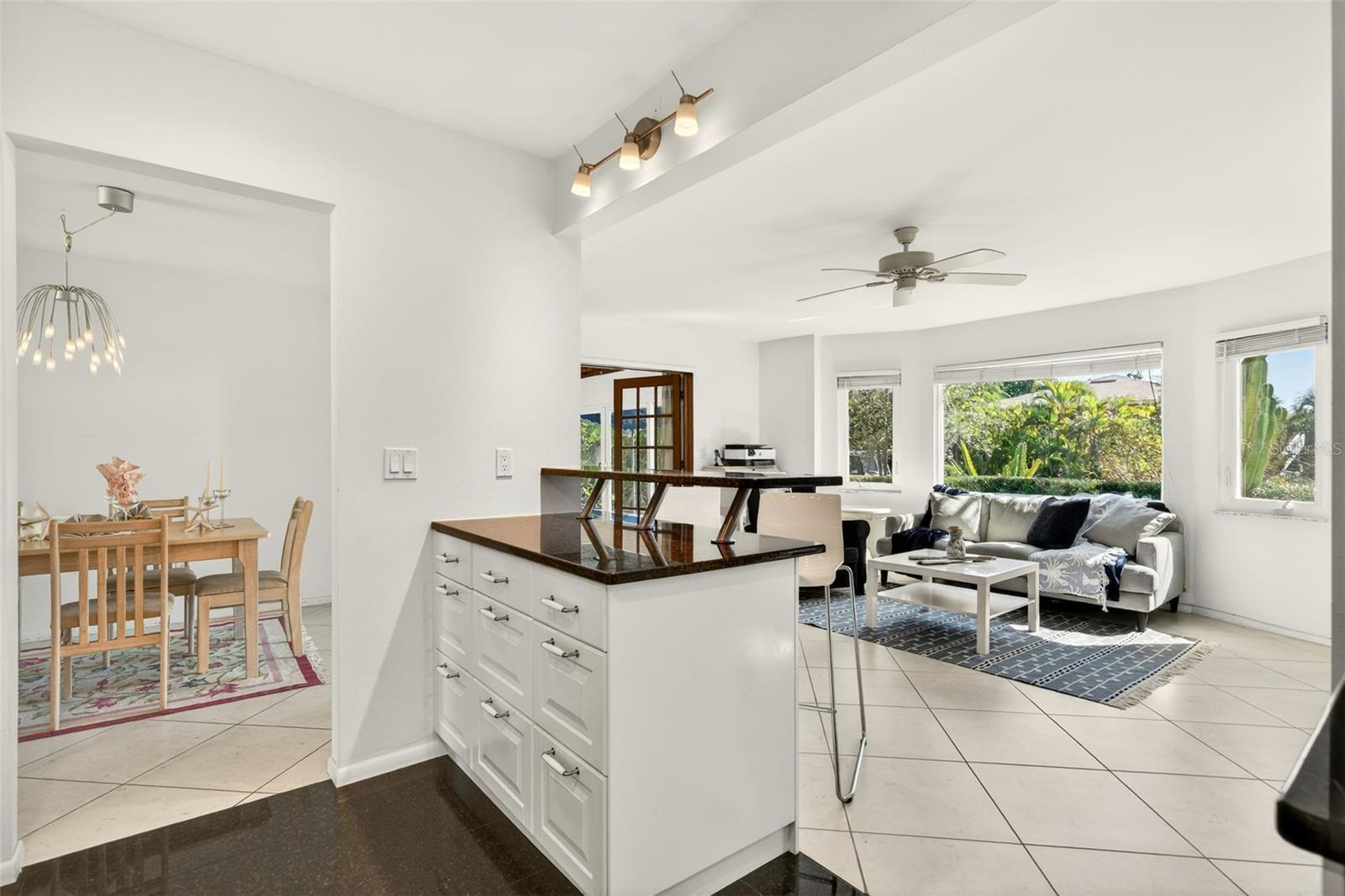 Image 11 of 43 For 550 De Narvaez Drive