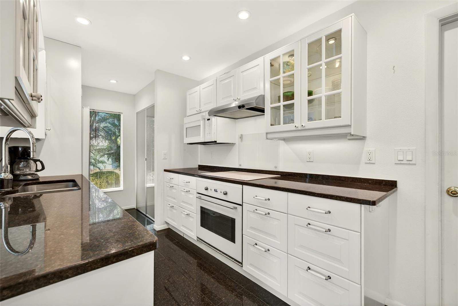 Image 13 of 43 For 550 De Narvaez Drive