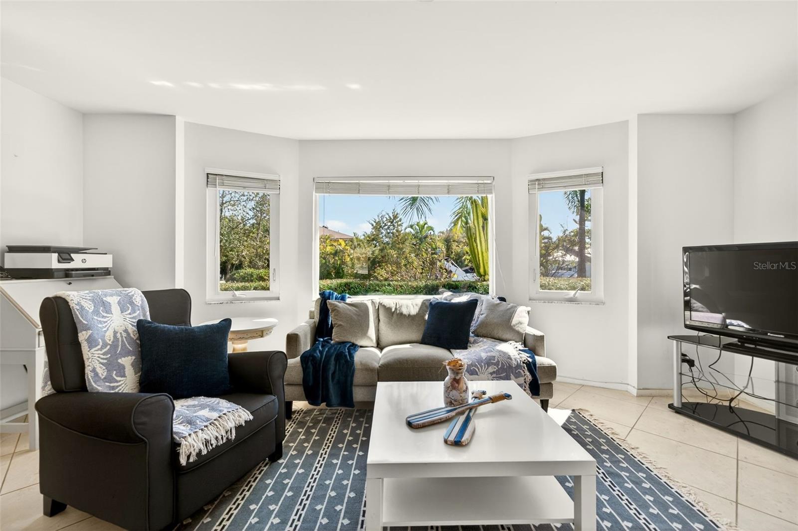 Image 16 of 43 For 550 De Narvaez Drive