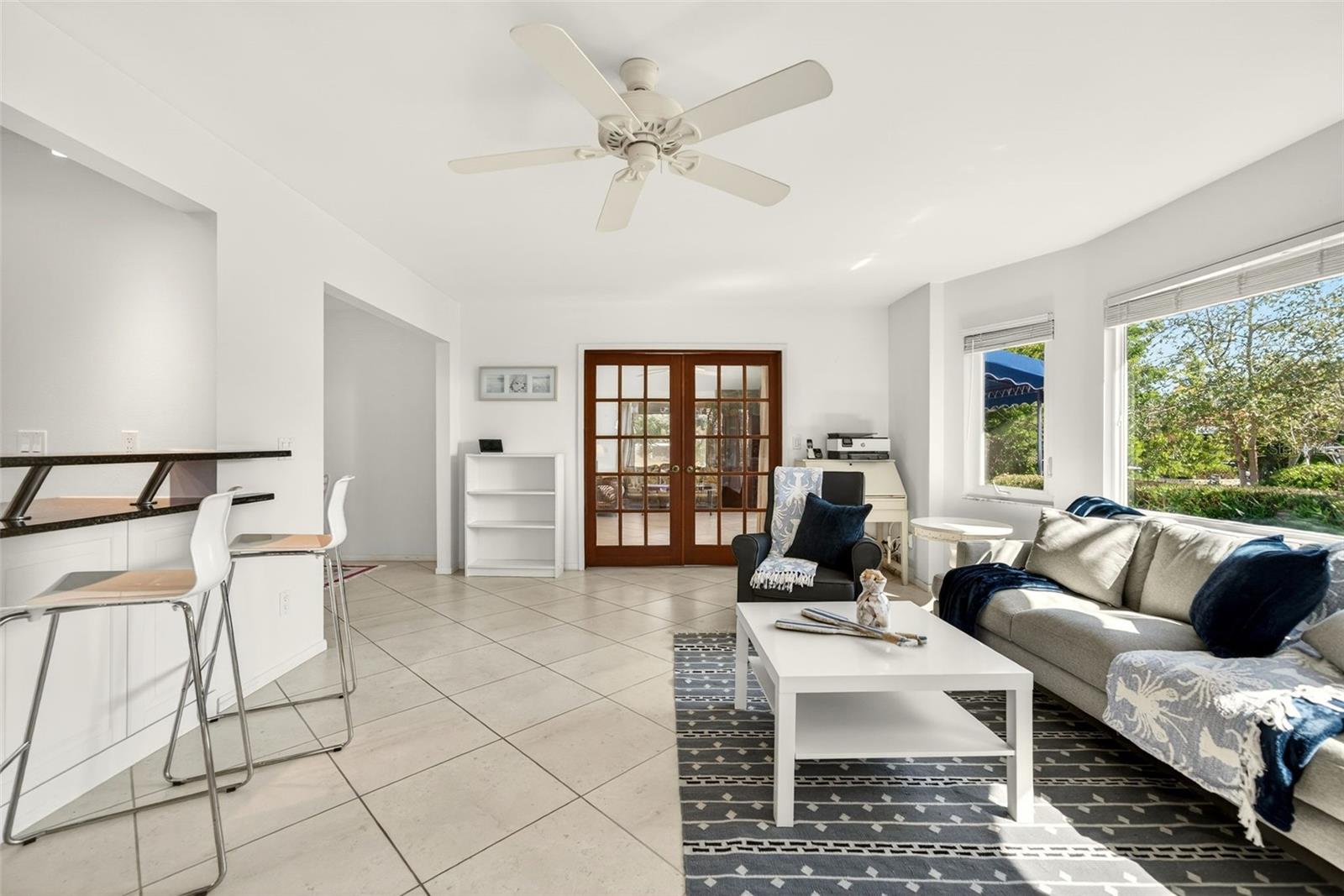 Image 17 of 43 For 550 De Narvaez Drive