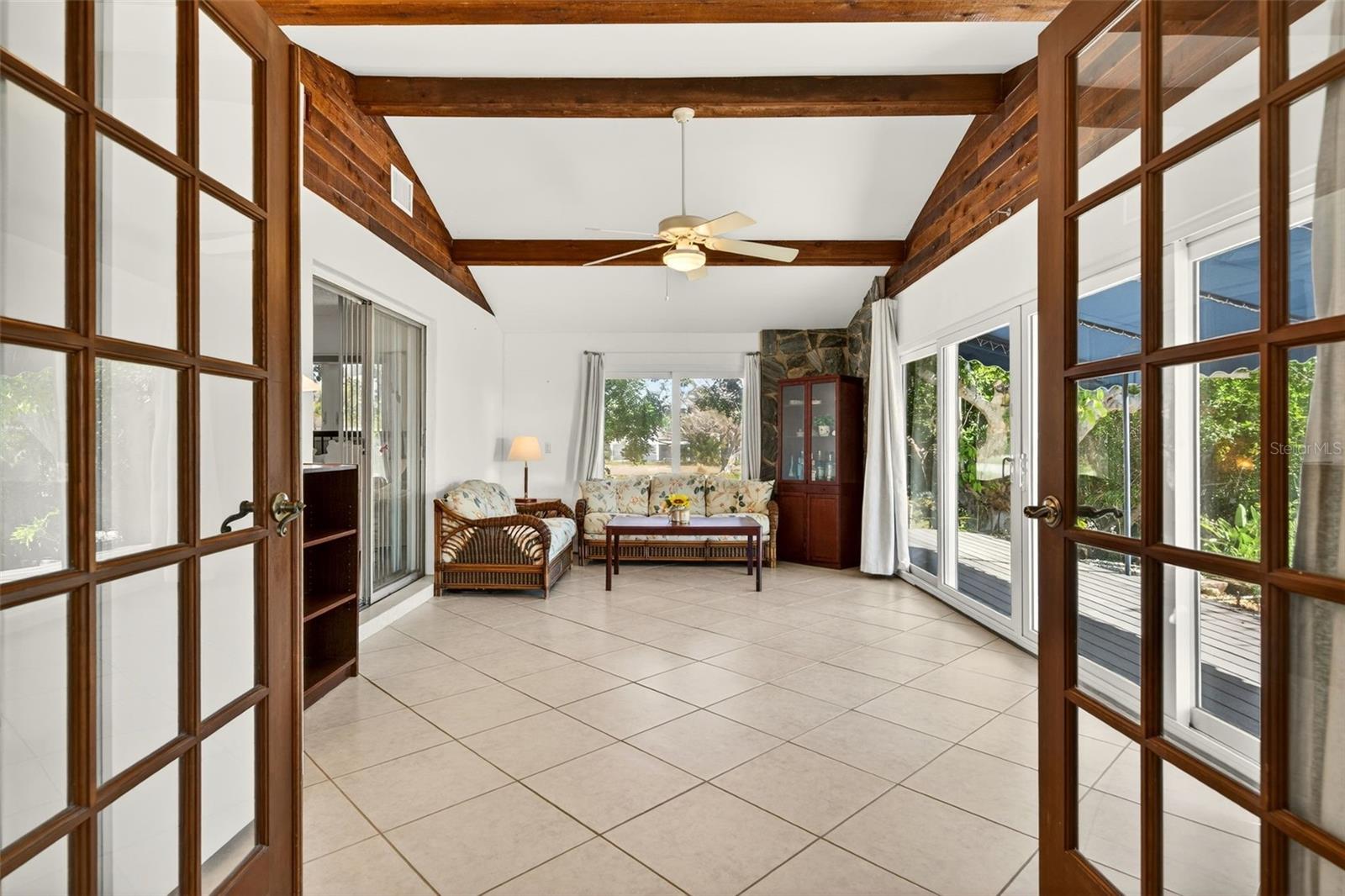 Image 18 of 43 For 550 De Narvaez Drive