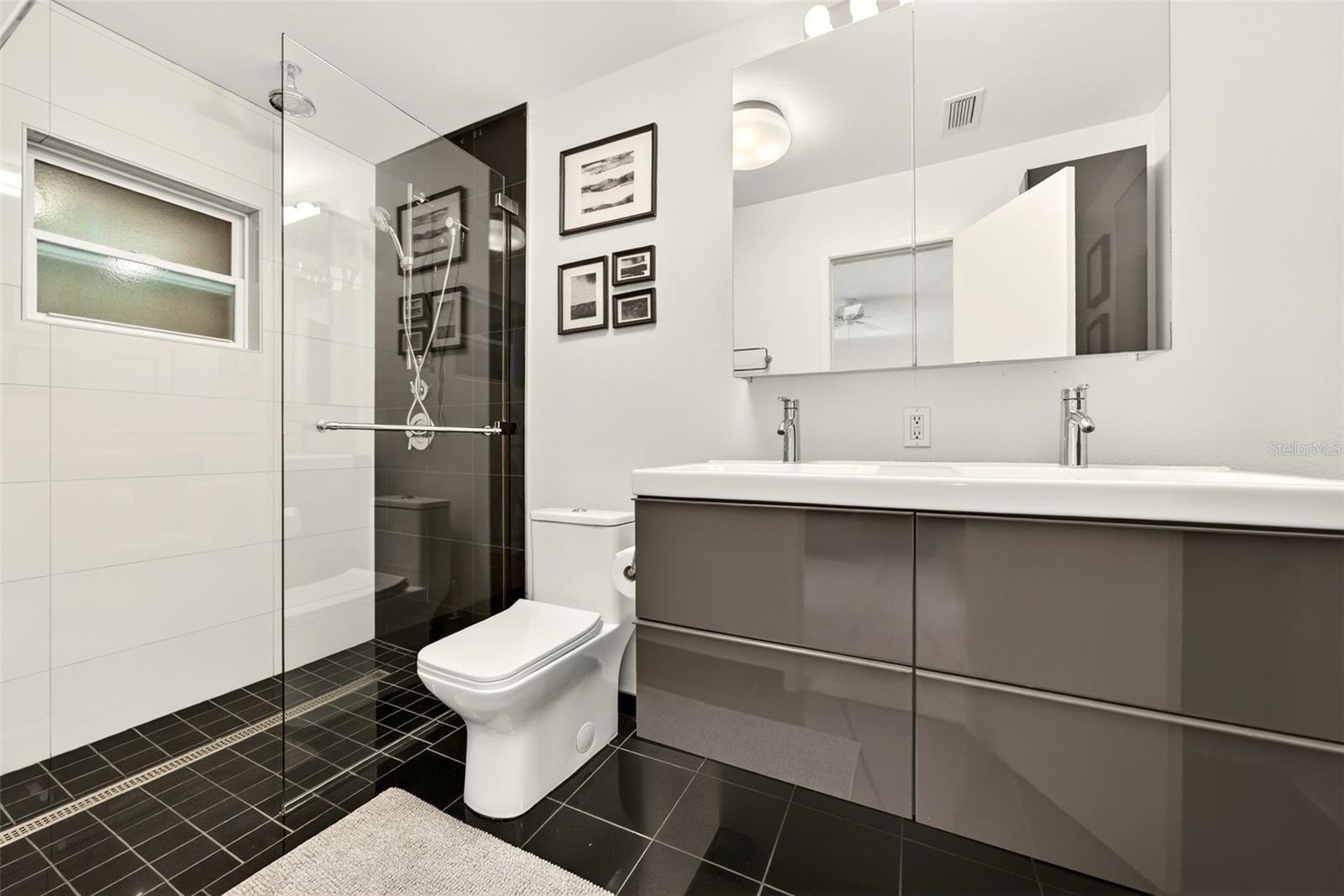 Image 24 of 43 For 550 De Narvaez Drive