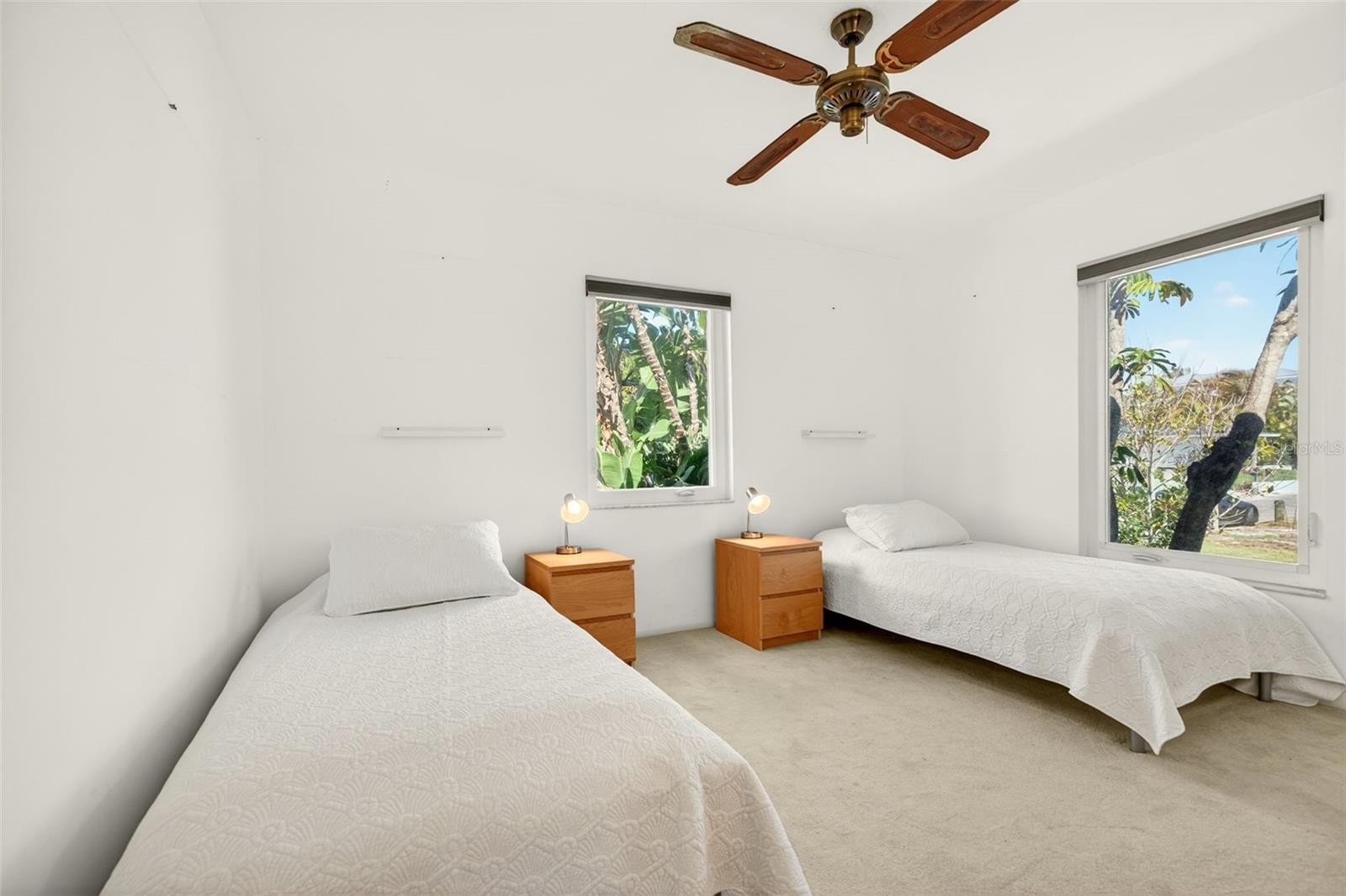 Image 25 of 43 For 550 De Narvaez Drive