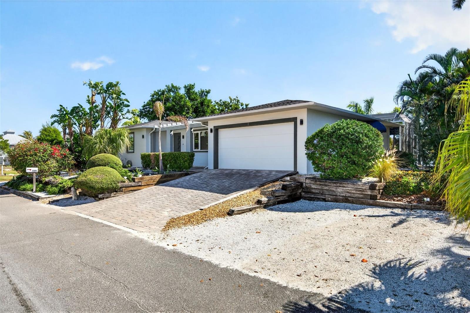 Image 5 of 43 For 550 De Narvaez Drive