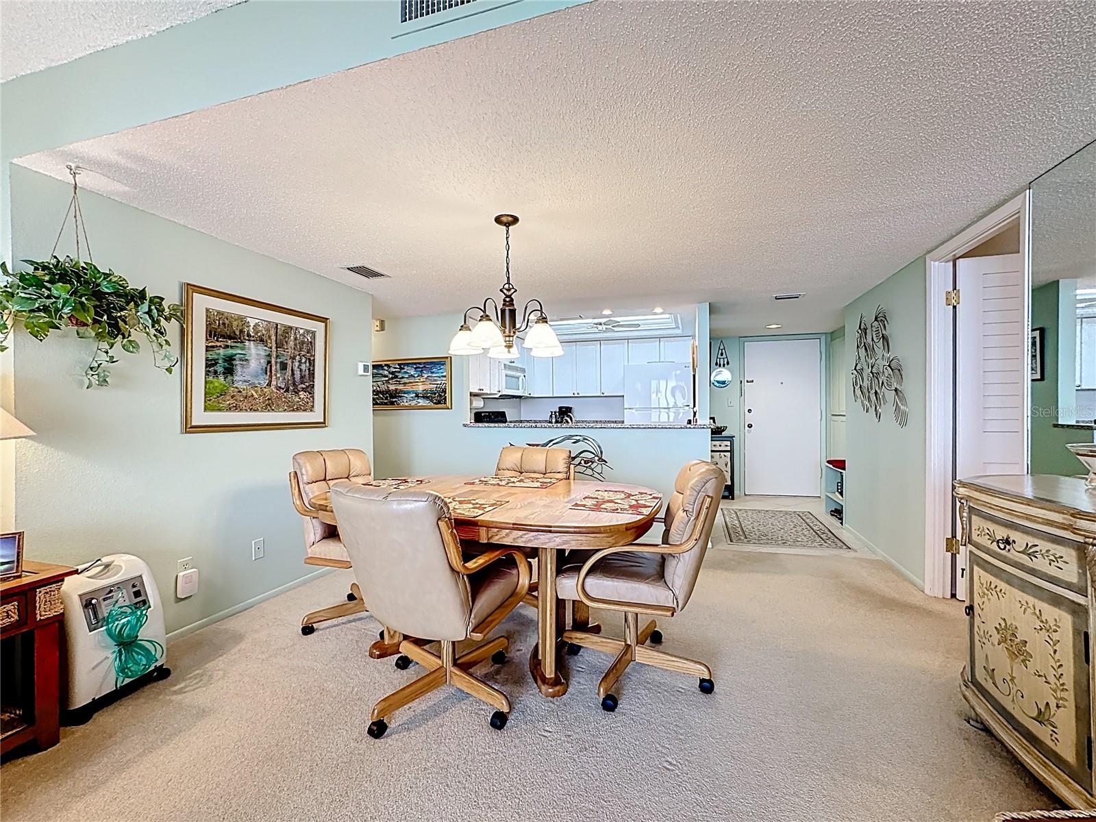 Image 11 of 52 For 6415 Midnight Pass Road 705