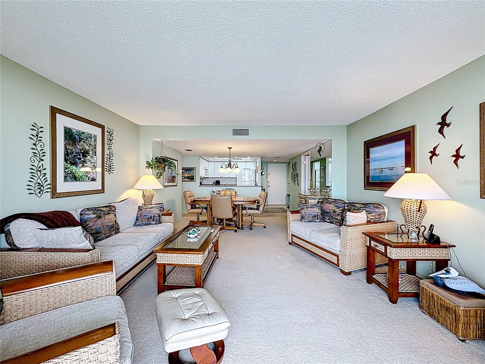 Image 15 of 52 For 6415 Midnight Pass Road 705