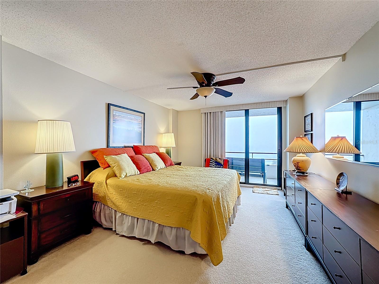 Image 17 of 52 For 6415 Midnight Pass Road 705