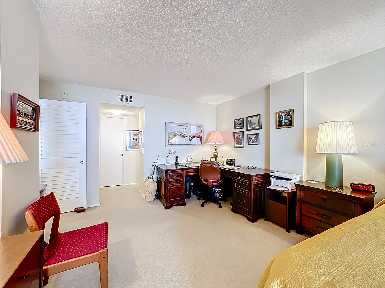 Image 18 of 52 For 6415 Midnight Pass Road 705