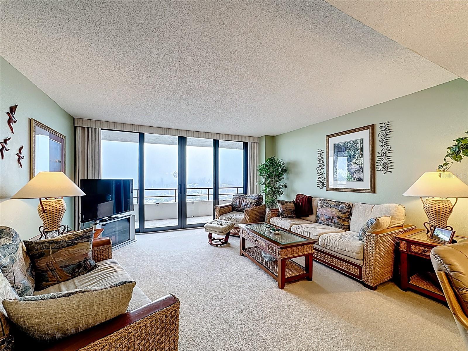 Image 20 of 52 For 6415 Midnight Pass Road 705