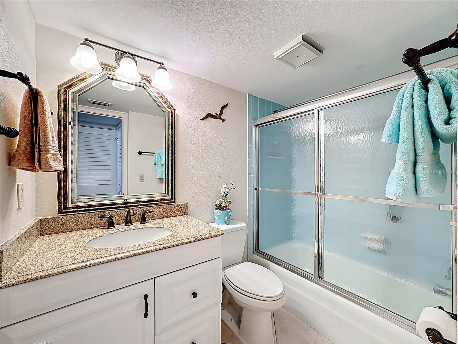 Image 33 of 52 For 6415 Midnight Pass Road 705