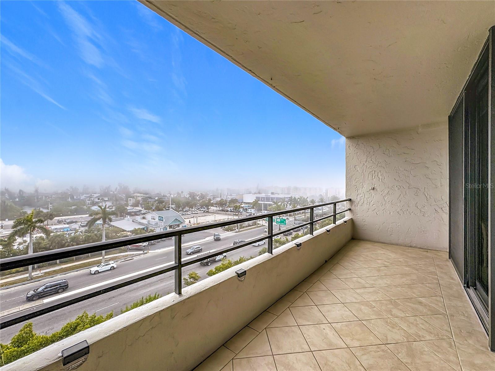 Image 35 of 52 For 6415 Midnight Pass Road 705