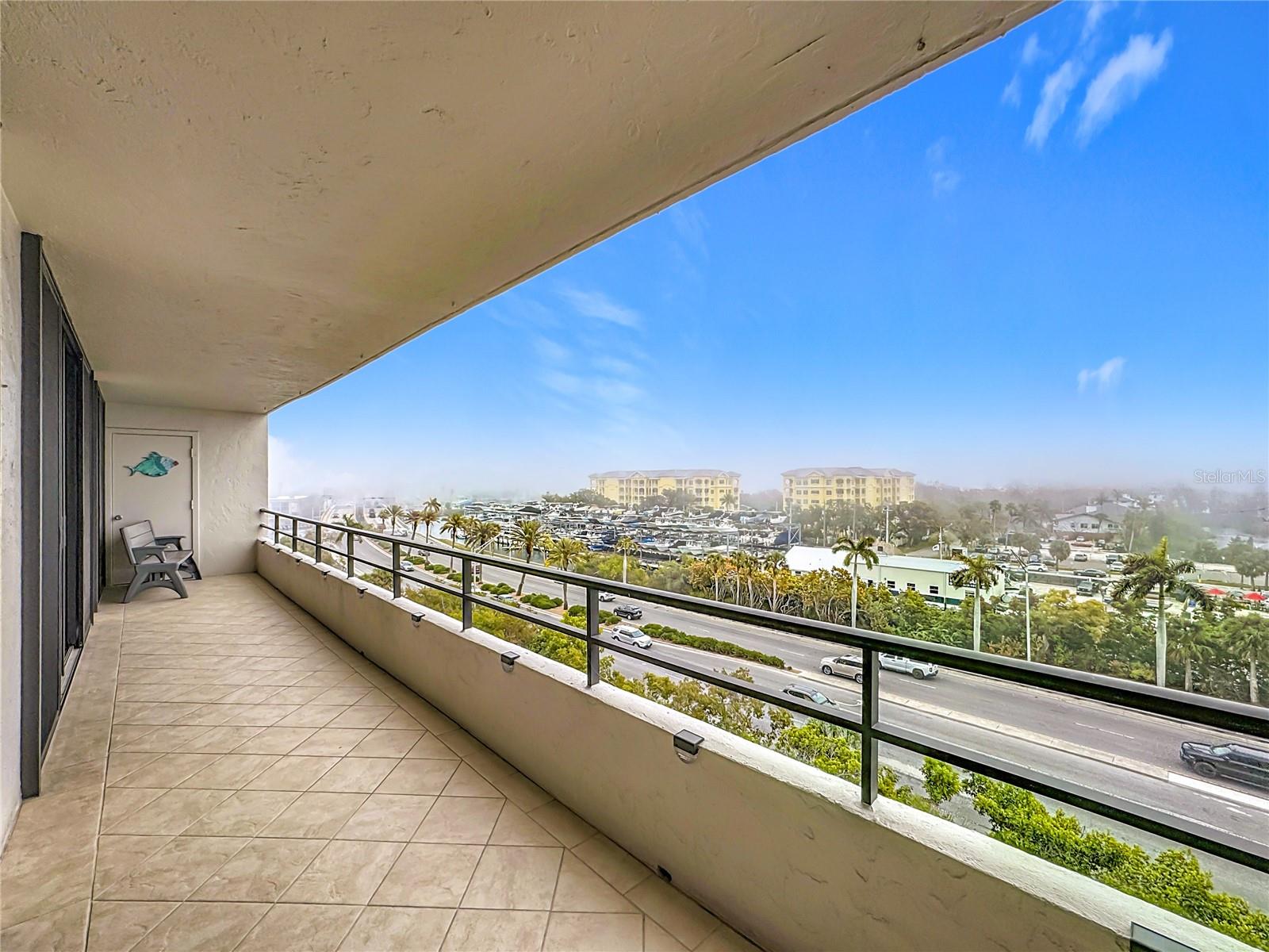 Image 37 of 52 For 6415 Midnight Pass Road 705