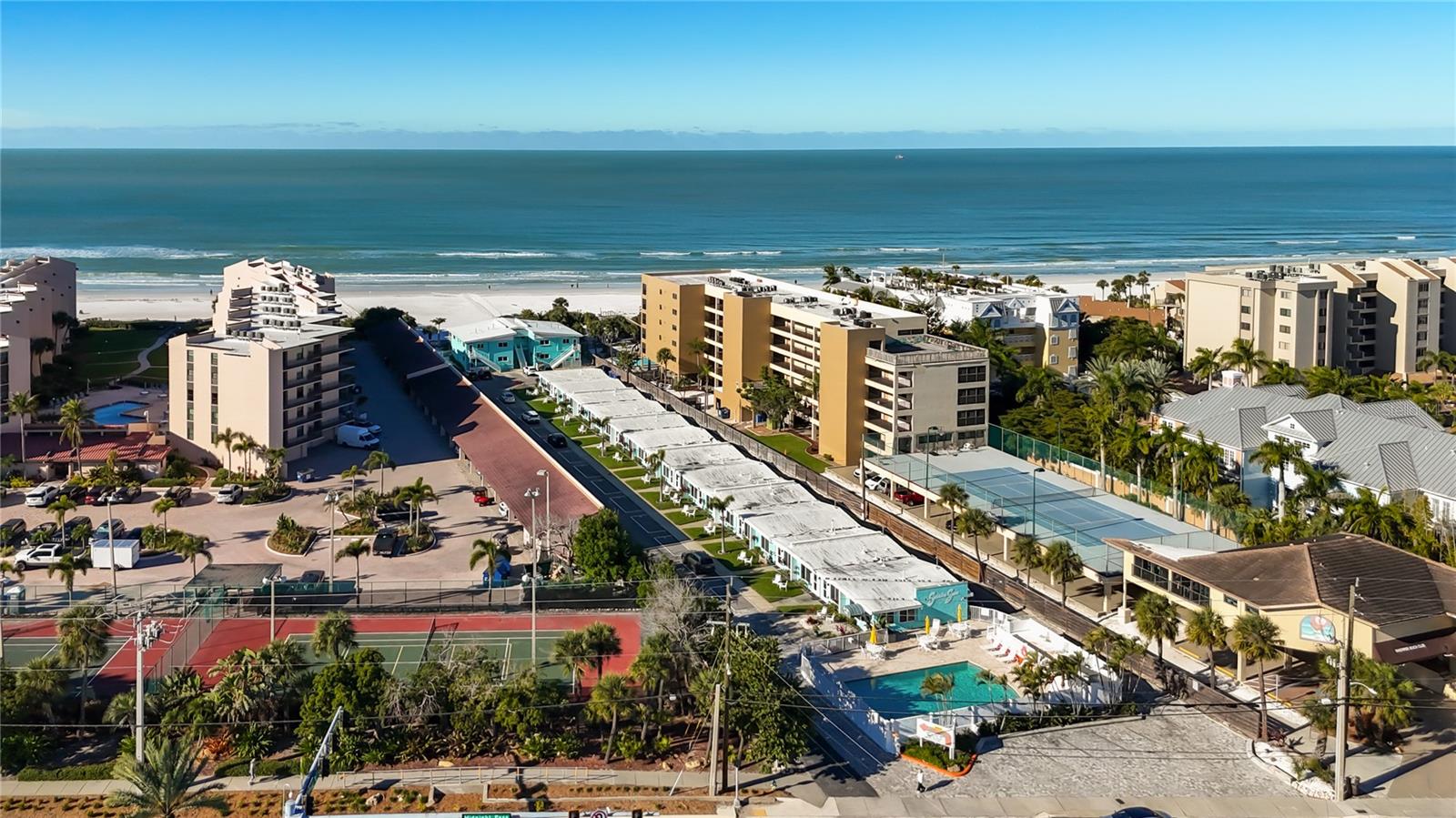 Image 42 of 52 For 6415 Midnight Pass Road 705