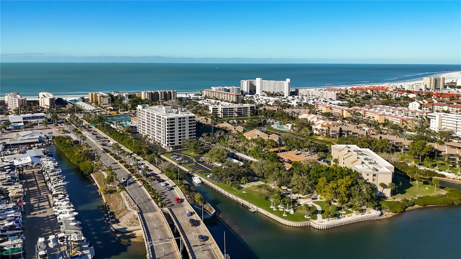 Image 46 of 52 For 6415 Midnight Pass Road 705