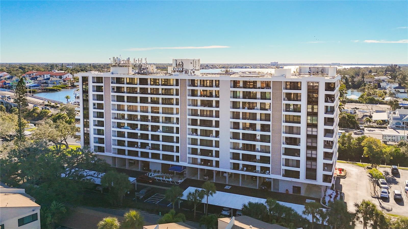 Image 49 of 52 For 6415 Midnight Pass Road 705