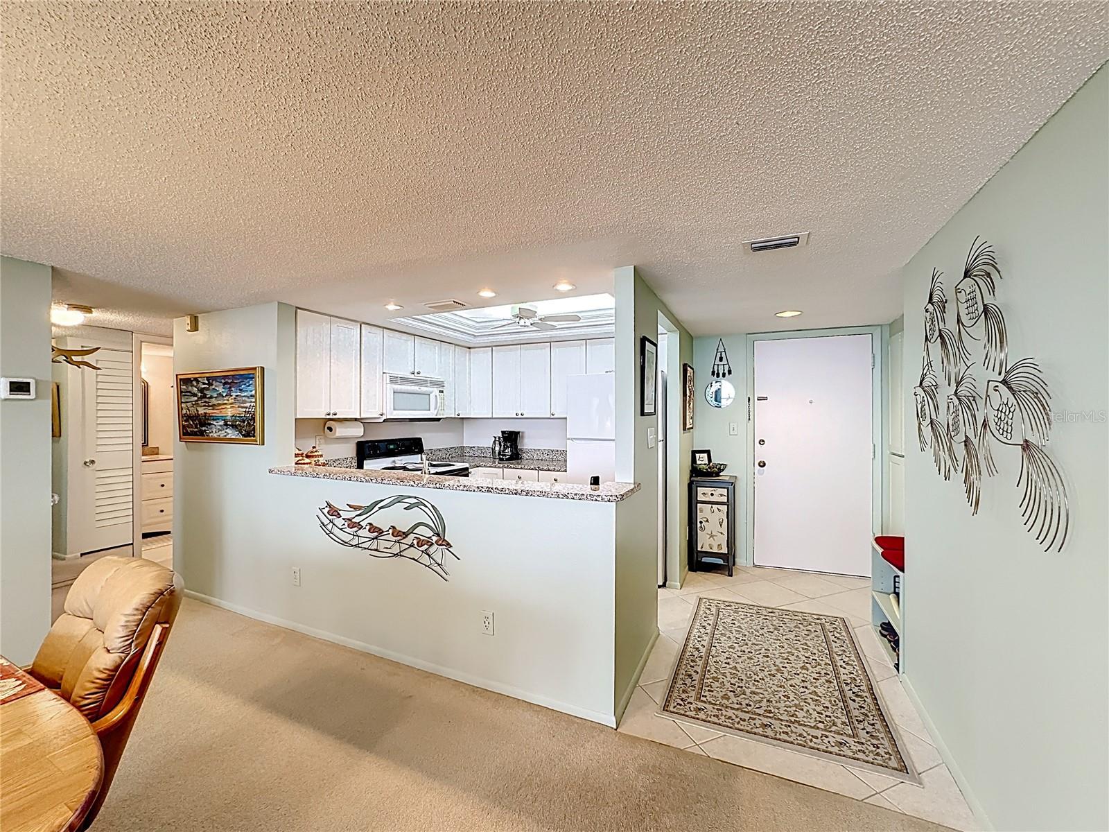 Image 6 of 52 For 6415 Midnight Pass Road 705