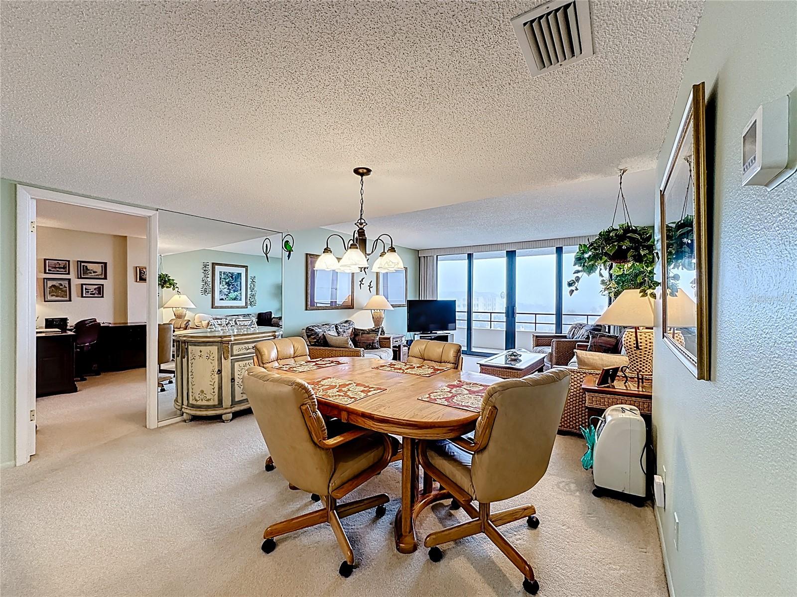 Image 9 of 52 For 6415 Midnight Pass Road 705